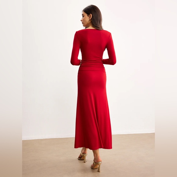 Commense Off-Shoulder Ruffle Knit Dress - Picture 7 of 7